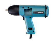   Makita 6905B